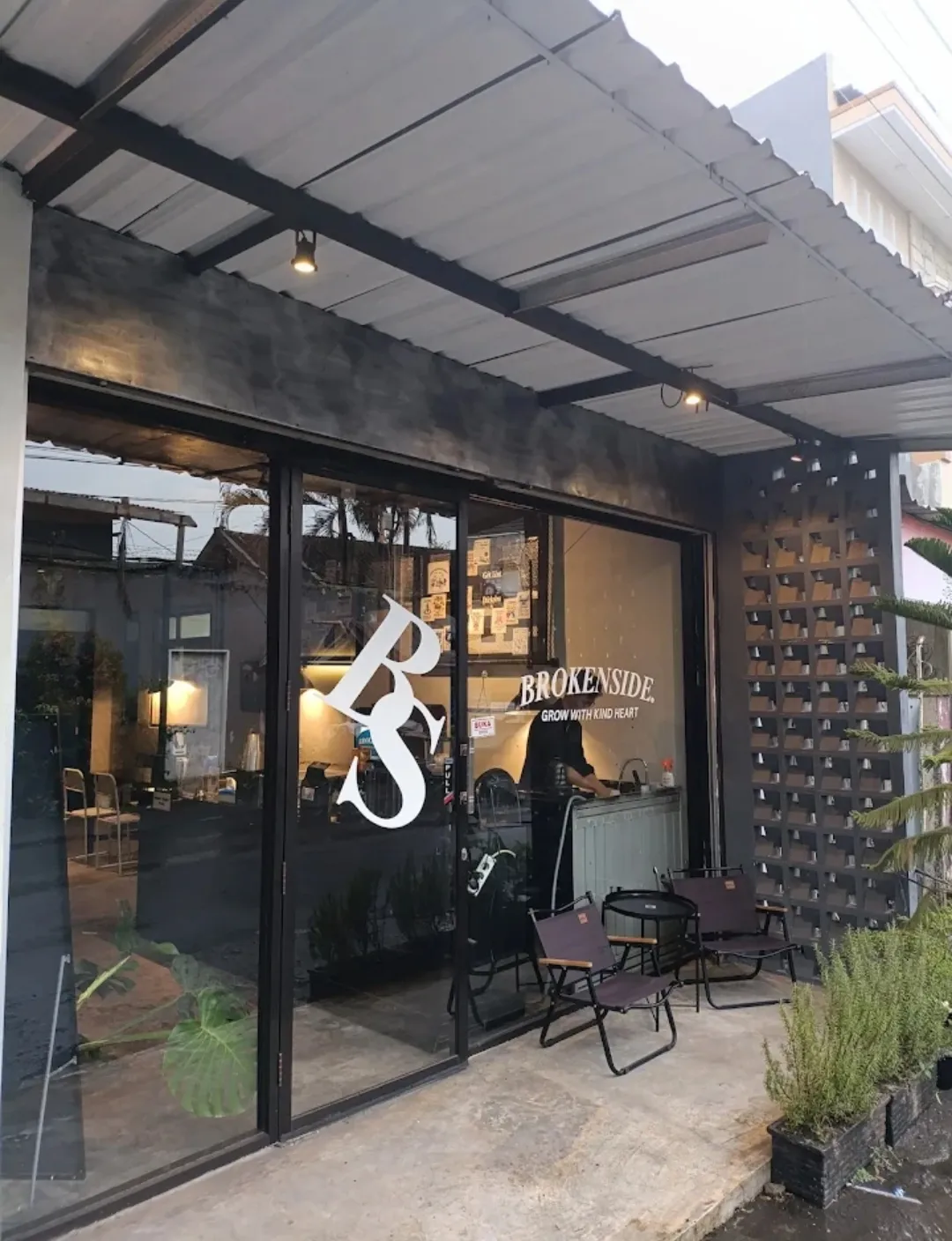 Brokenside Caffeine Club. photo 1